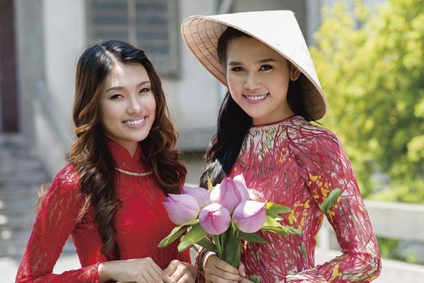 ベトナム　アオザイ　民族衣装