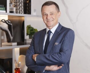 Area General Manager 　Gerhard Aicher